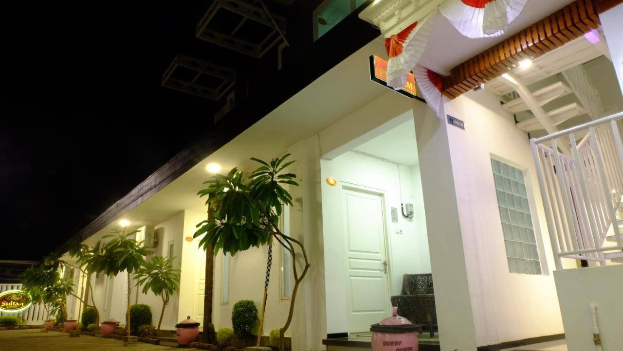 Sultan Guesthouse トゥルンガグン エクステリア 写真