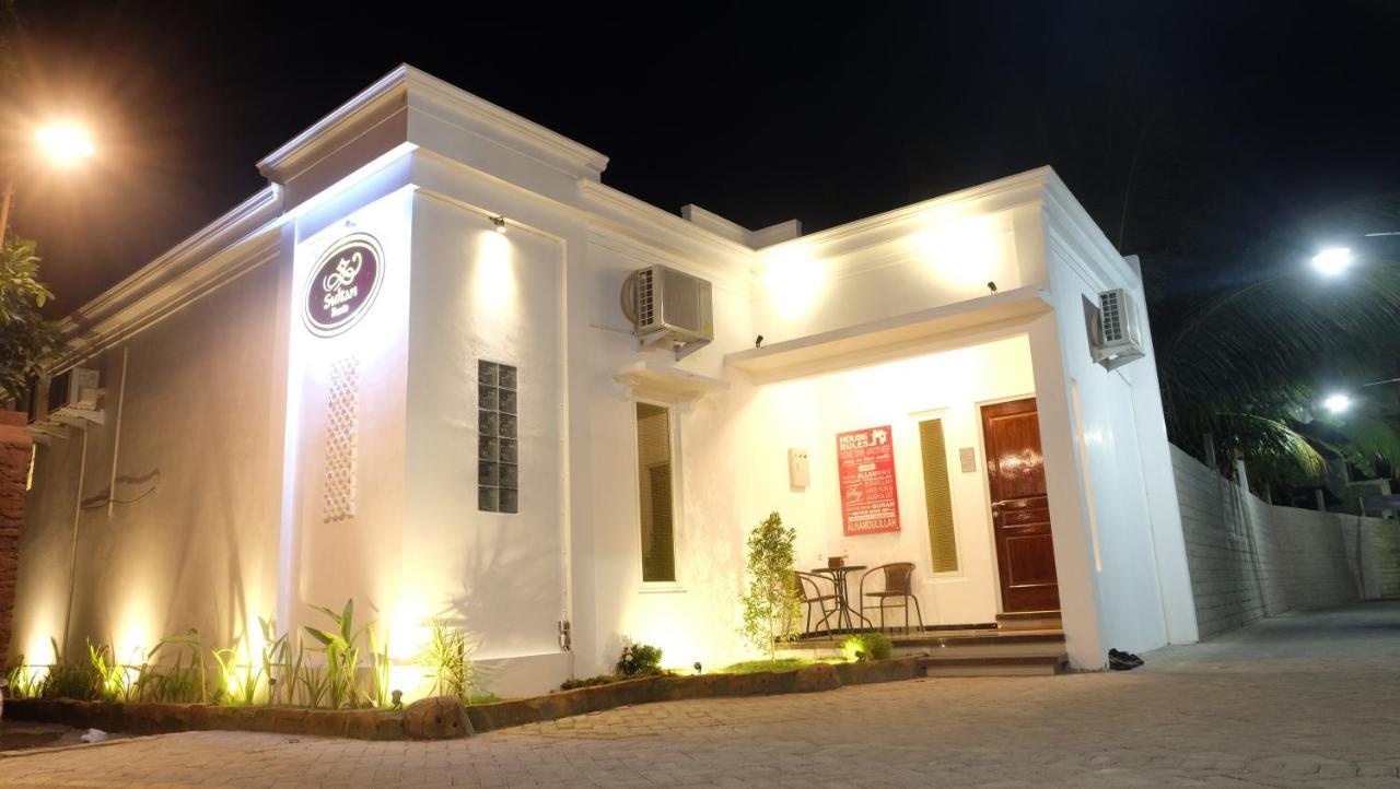 Sultan Guesthouse トゥルンガグン エクステリア 写真