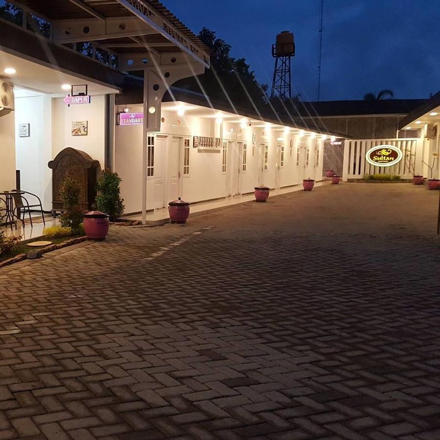 Sultan Guesthouse トゥルンガグン エクステリア 写真