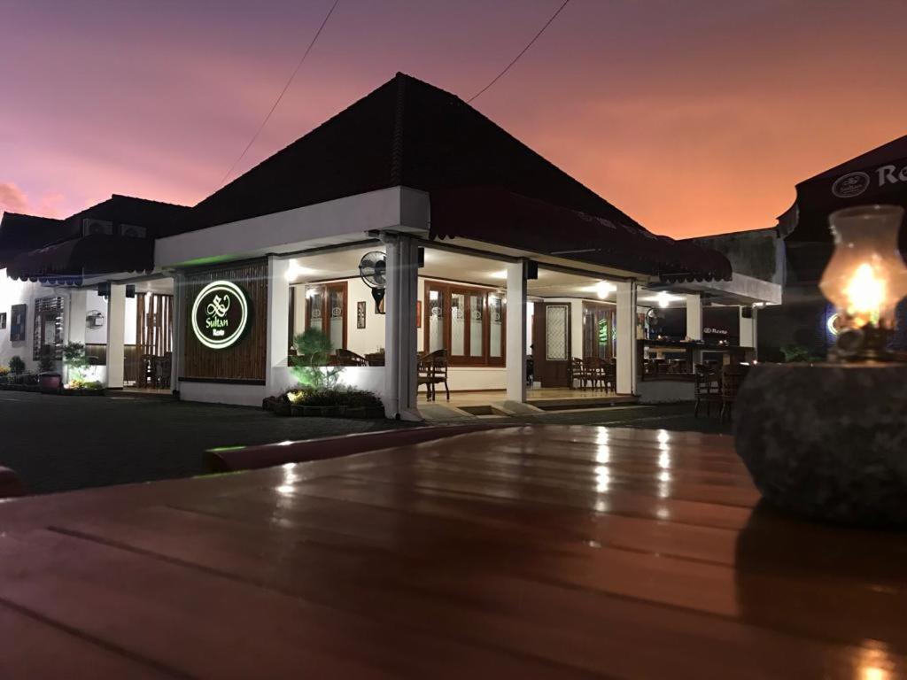 Sultan Guesthouse トゥルンガグン エクステリア 写真